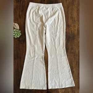 Aerie | Groove-On Rib Velour Flare Pants in the color "Soft Oat", Size L